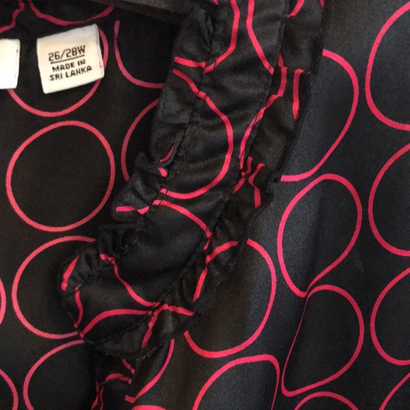 74) Cato blouse.beautifully styled, satiny fabric. - Picture 8 of 9